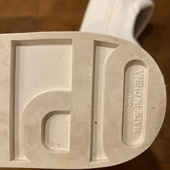 Opening Ceremony platform - Picture 4 of 7